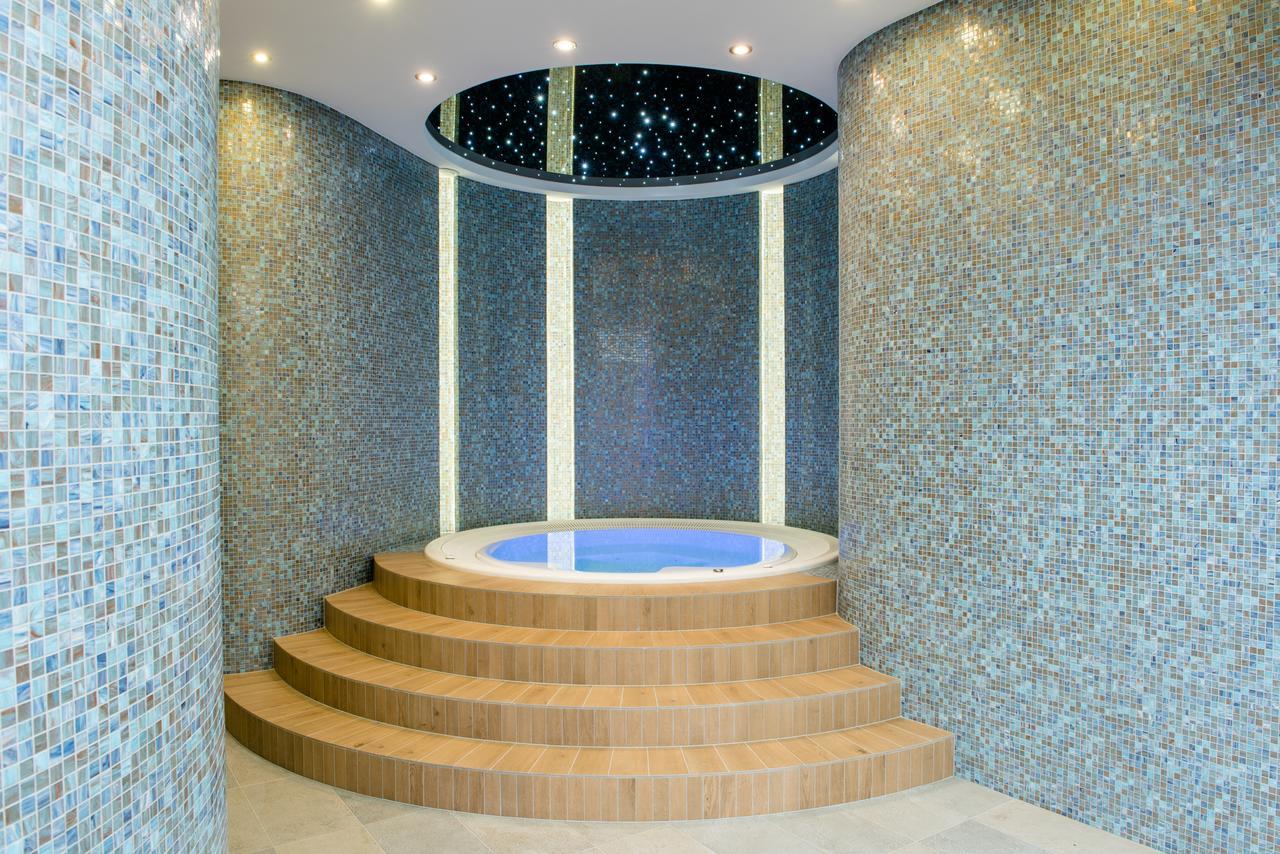 Hotel Kosma Kozmin Экстерьер фото