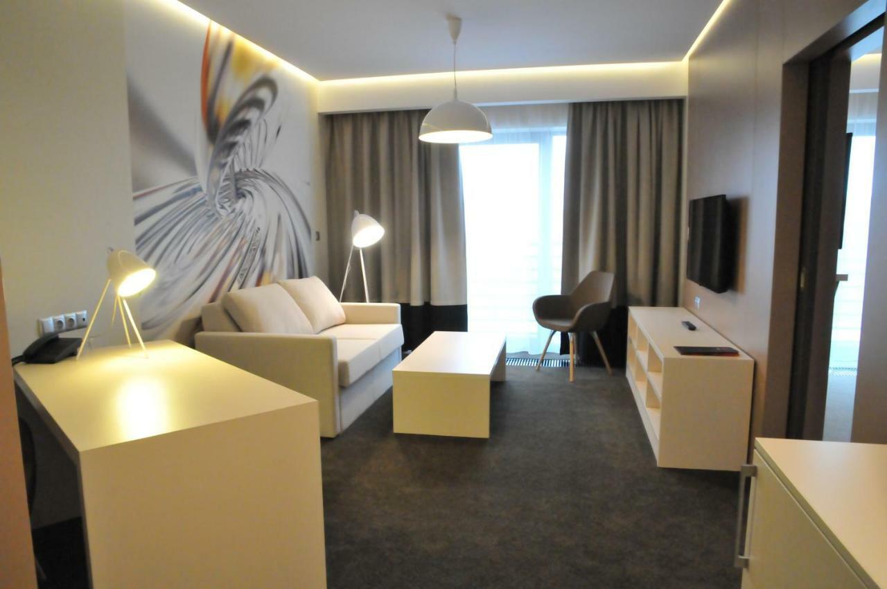 Hotel Kosma Kozmin Экстерьер фото