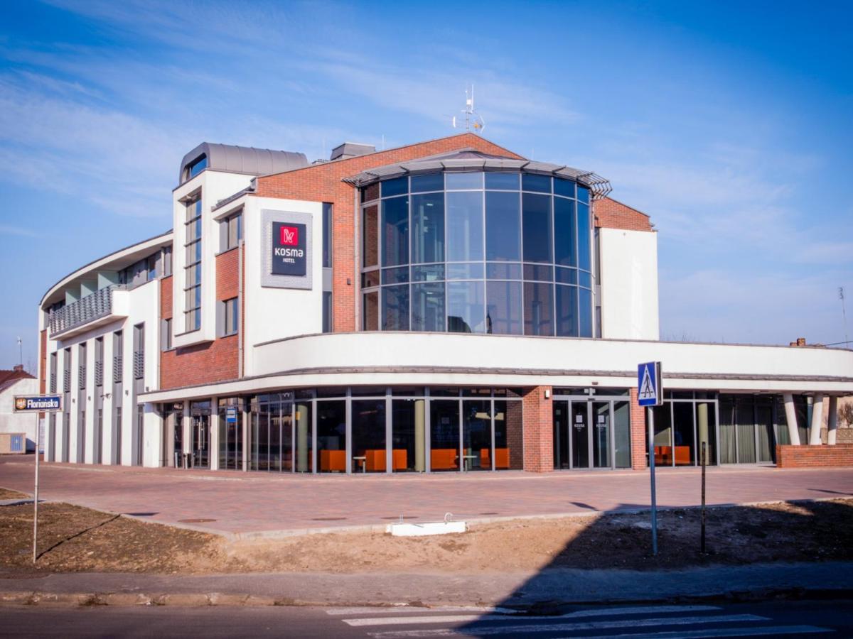 Hotel Kosma Kozmin Экстерьер фото