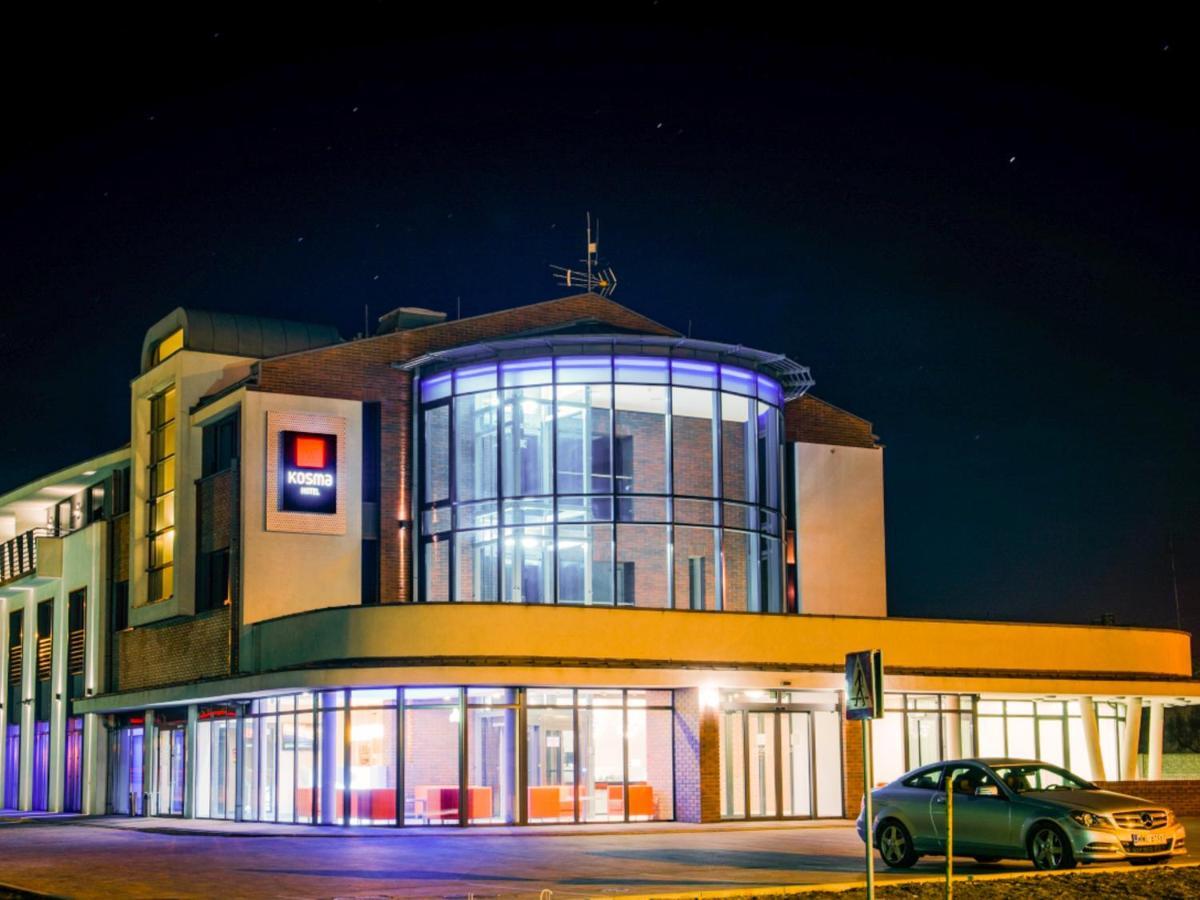 Hotel Kosma Kozmin Экстерьер фото